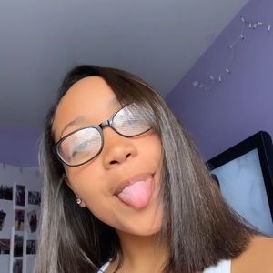 Meet your Posher, Leticia